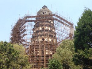 Tiger Hill Pagoda under construction. 